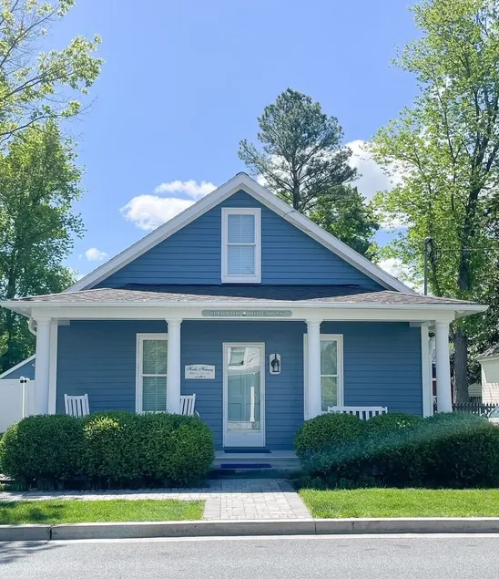 St. Michael's Premier In-Town Rental with heated pool. Pool closes 10/27 - Image 1