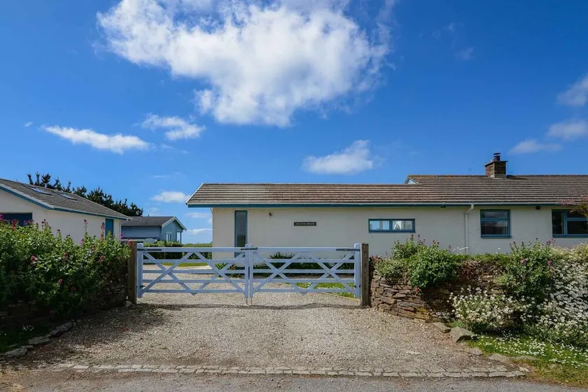 Atlantic Breezes, elegante y moderna casa de playa en Porthcothan Bay - Image 1