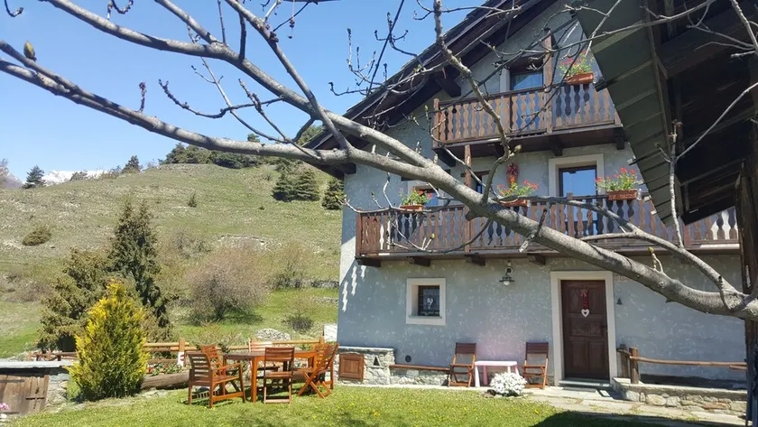 Villa con vistas panorámicas, 4 dormitorios, 3 baños cerca de Cervinia - Image 1