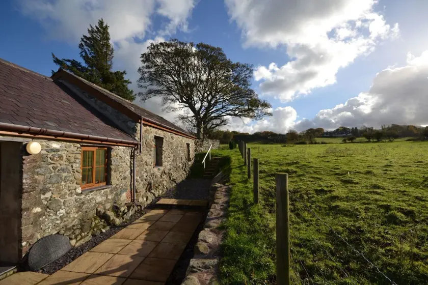 Ysgubor -  a bungalow that sleeps 4 guests  in 3 bedrooms - Image 1