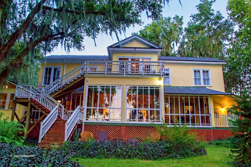 Oakland Manor House - Image 1