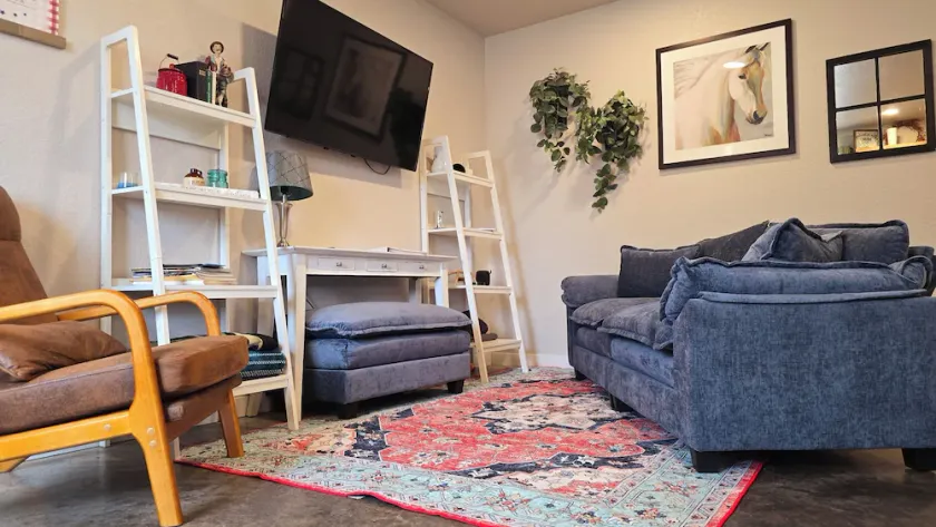 Bed & Breakfast Nook ❤ Fenced Yard ❤ Hot Tub ❤ Heated Floors ❤ Pet Friendly - Image 1