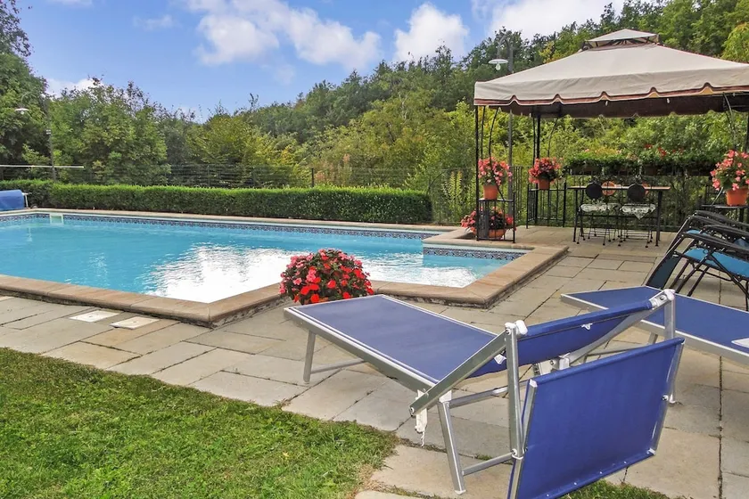 Cottage indépendant très privé avec piscine privée chauffée à l'énergie solaire - Image 1