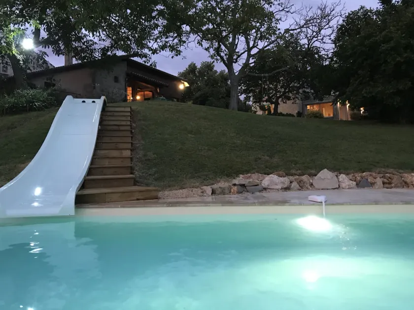 Country house with swimming pool and slide, golf course 6km - Image 1
