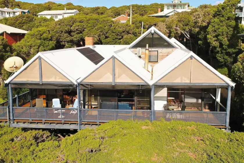 Melaleuca Stunning Ocean Views and Coastal Comforts - Image 1