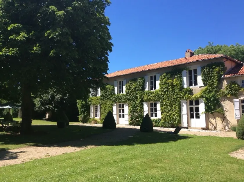17th century  manor house on the banks of the Charente / tennis - swimming pool - Image 1