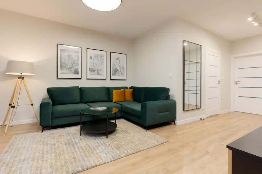 Spacious Apartment in Warsaw with Balcony and Parking by Noclegi Renters - Image 1