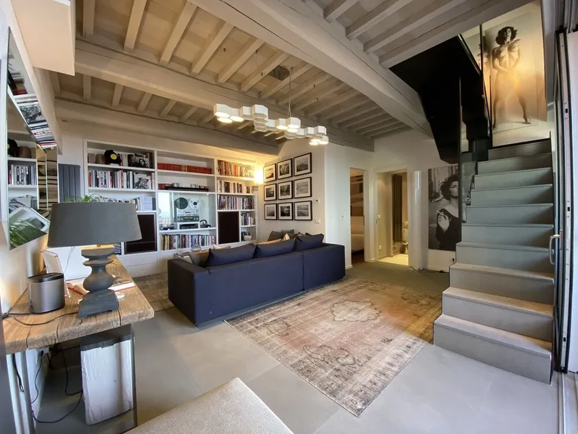 Stylish apartment in the historic center of Cortona - Image 1