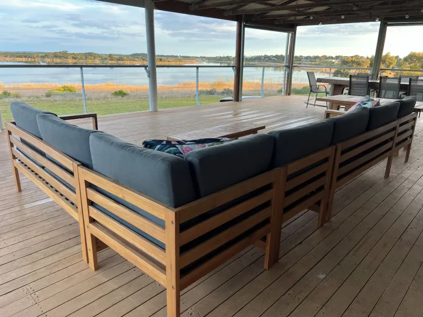 3fams/16people - Large House, Lake access & view, large property - Image 1