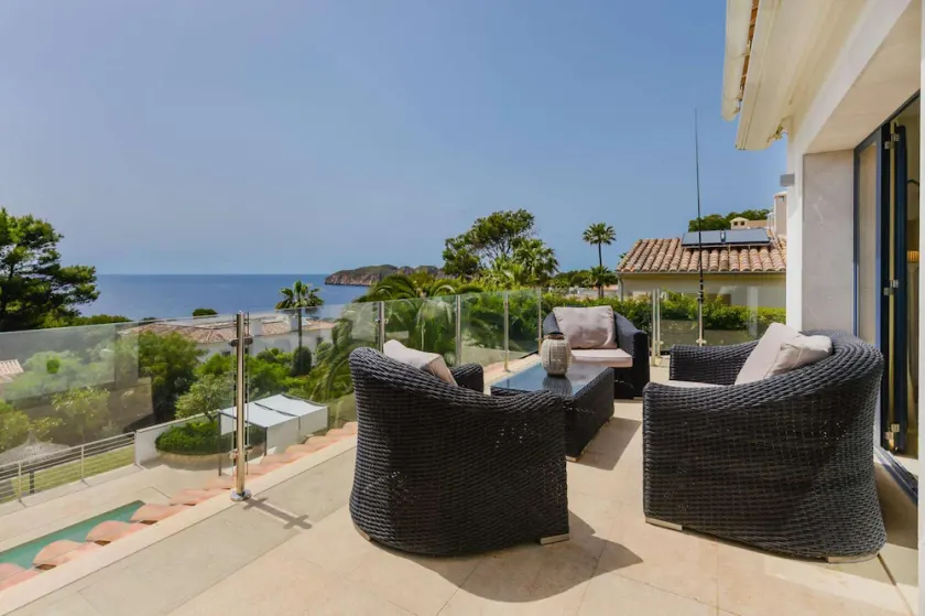 Villa Cabrera Stylish luxury villa with wonderful sea views and heated pool - Image 1