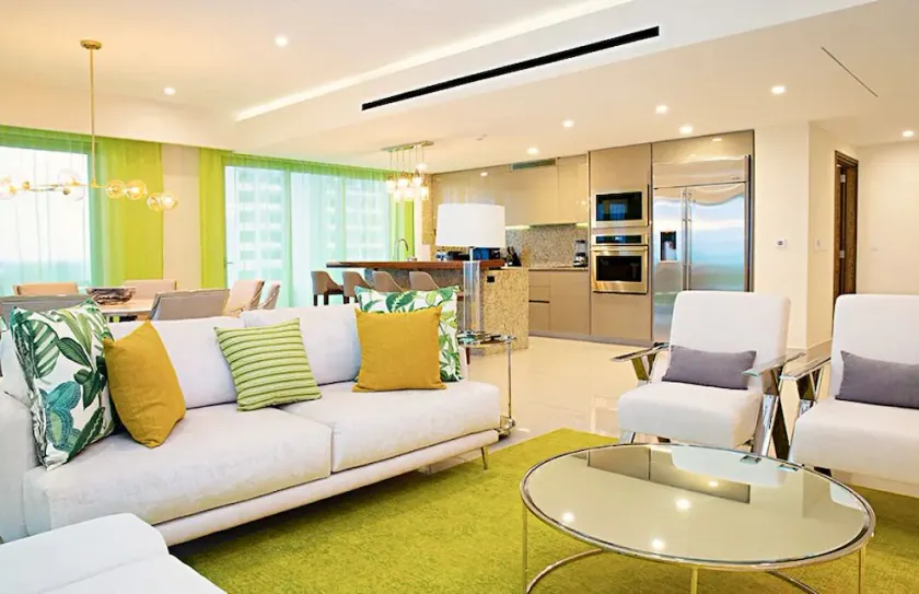 Beachfront Residence with Caribbean Ocean Views & Private Jacuzzi - Image 1