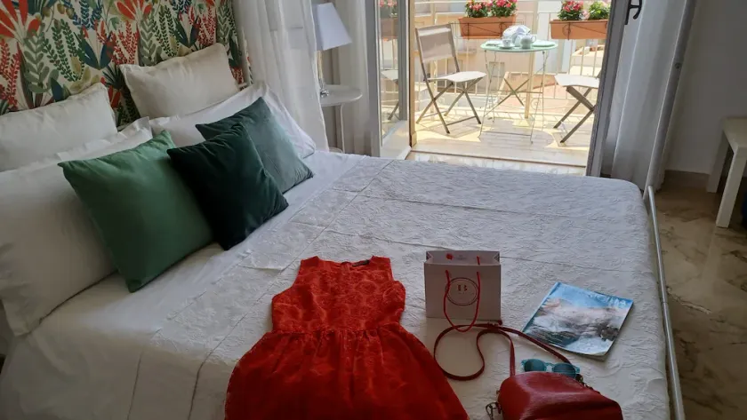 Family sized trendy flat in the heart of Marsala with balconies and sea view - Image 1