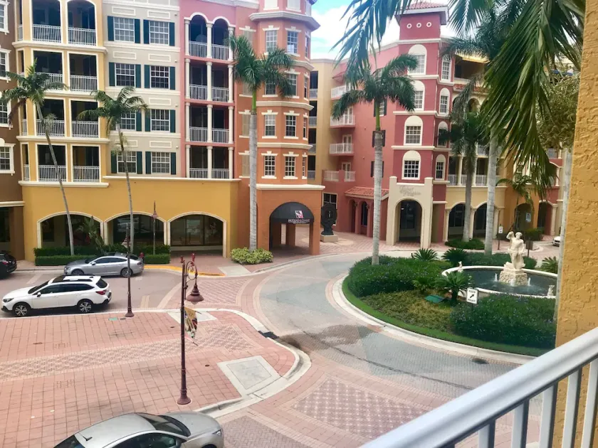 Bayfront Condo near 5th Ave, short walk to the beach! - Image 1