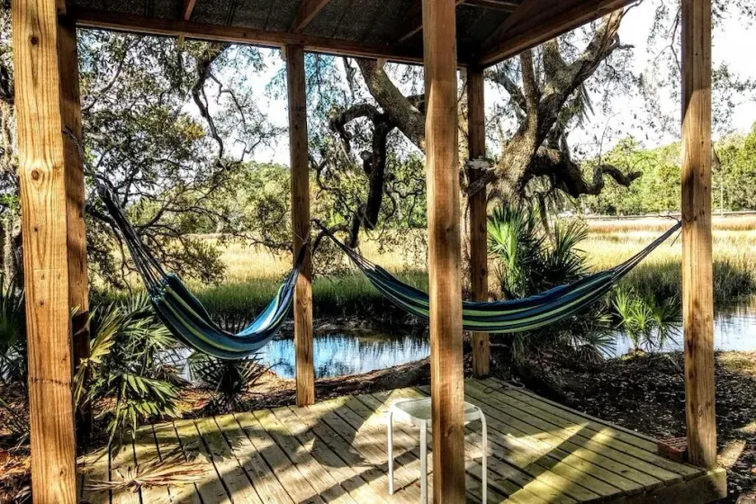 Cute & Cosy Getaway on Tidal Creek & Marsh - Image 1