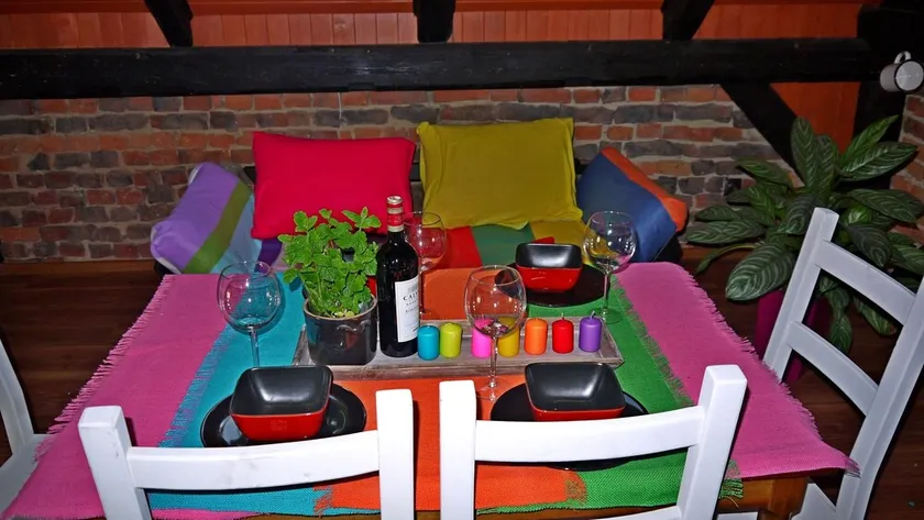 Une belle maison mansardée d'avant-guerre rénovée dans le village à 15 km de Wroclaw - Image 1