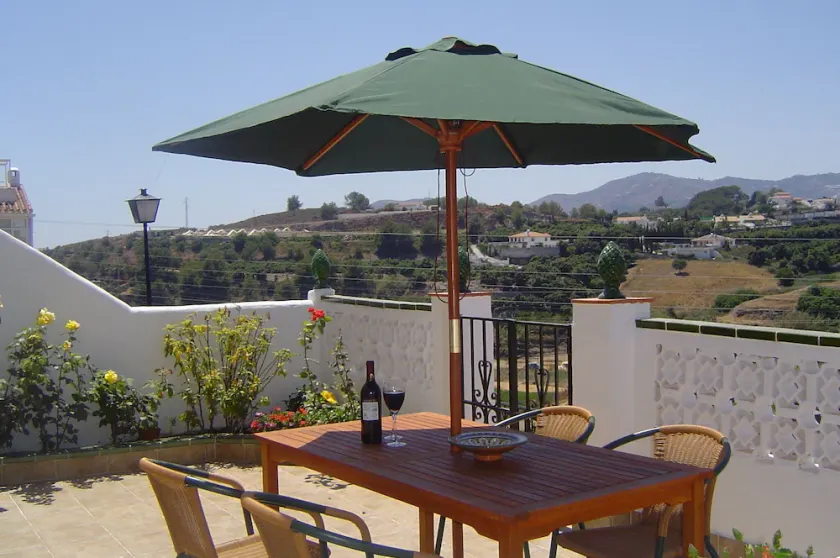 NERJA HOUSE-6 sovepladser.  Store visninger og walkable til centrum. POOL - A / C - WIFI - Image 1