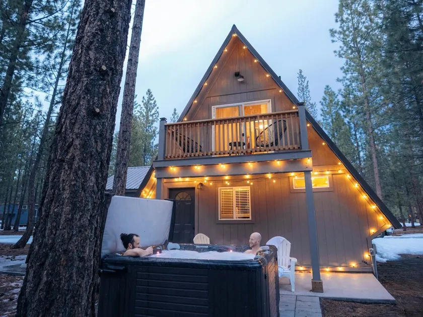 Modern A-Frame cabin w/ hot tub • close to Bend, Crater Lake, Mt Bachelor resort - Image 1