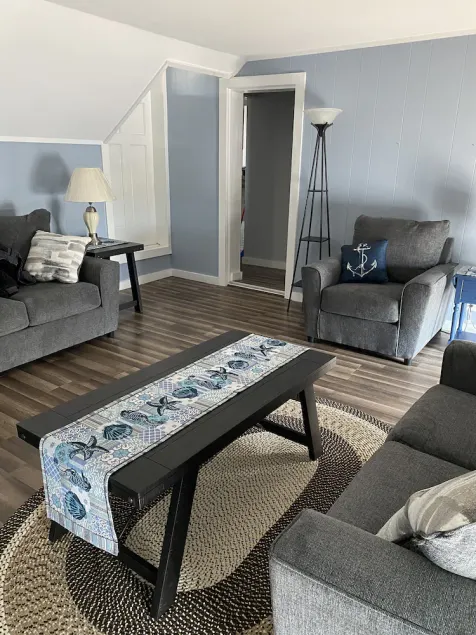 Great Location to Downtown Alexandria Bay - Image 1