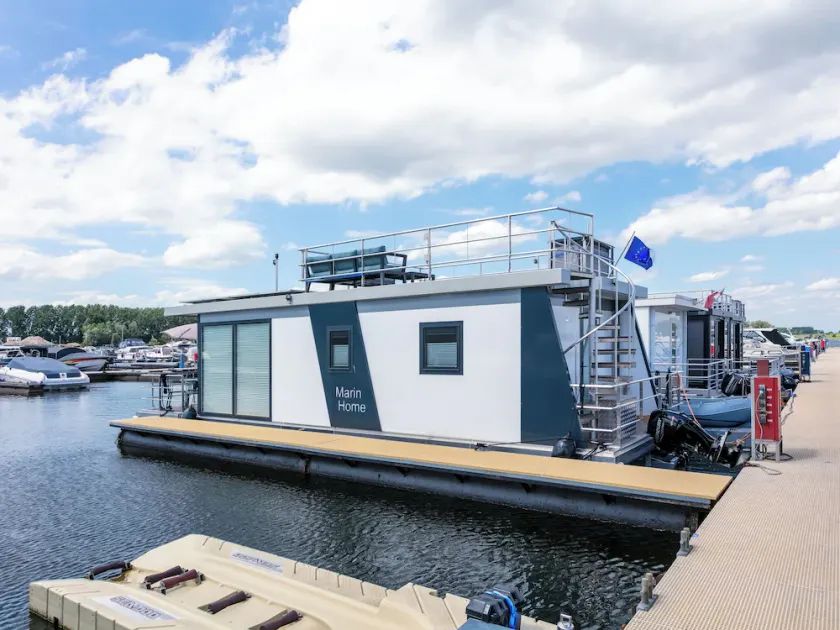 Belle péniche dans le port de Kerkdriel - Image 1