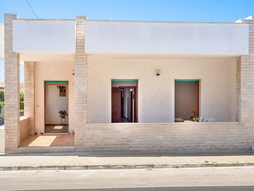 Villa 80 meters from the beach (sand) - Image 1