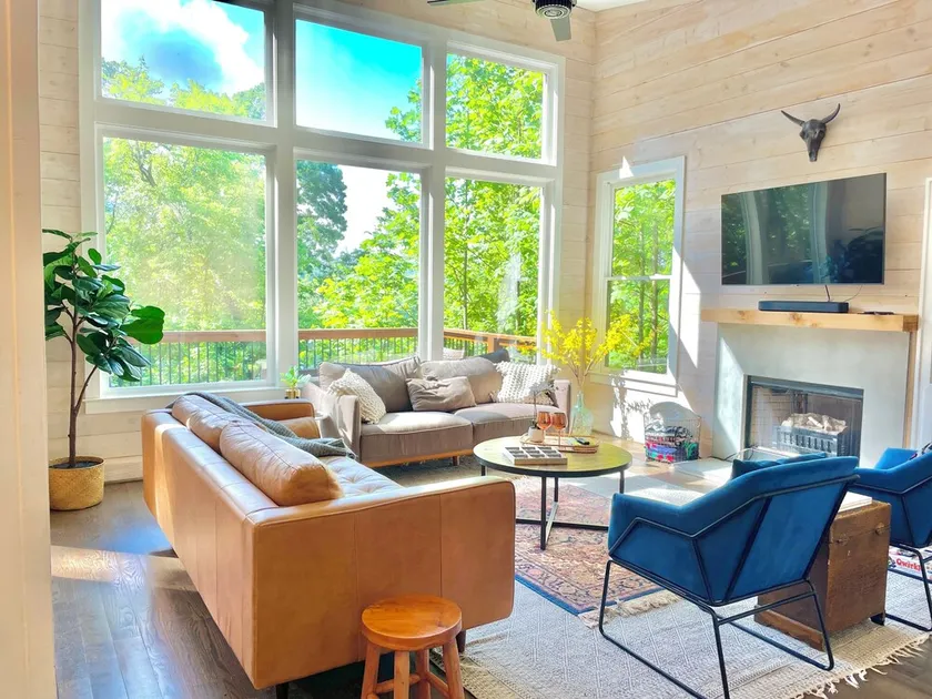 Modern Blue Cabin Retreat w/Mtn Views, Arcades & 5min to Downtown - Sleeps 10 - Image 1