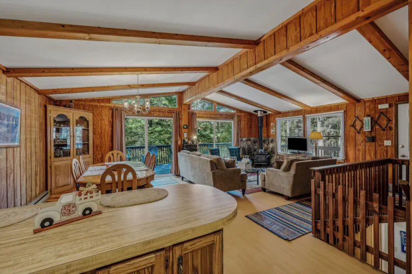 Mountain View Hideaway -- Pet Friendly, Grill, Wifi, Fire Pit, Deck, Screen Porch, Family Friendly, Game Room, Wood Stove - Image 1