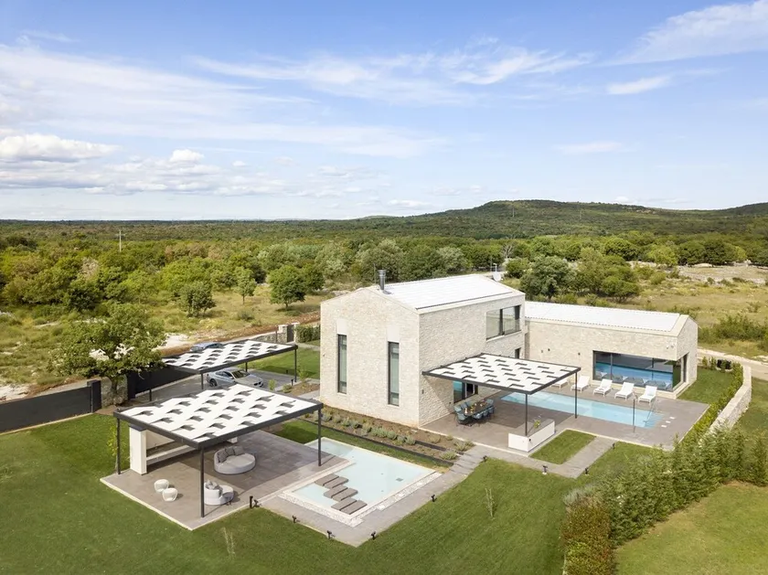 Luxury Villa Starry Night with Pool - Image 1