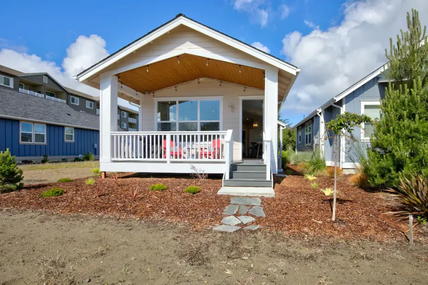 Tranquility Base Cottage - Image 1
