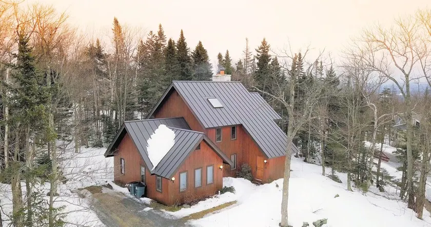 Smuk!! Bromley-Stratton VT Slopeside Ski Home, få minutter fra Manchester - Image 1