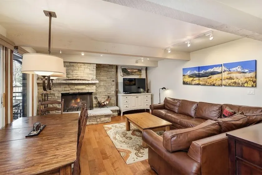 Chateau Roaring Fork Unit 38, Condo with Private Deck, 4 Blocks from Downtown - Image 1