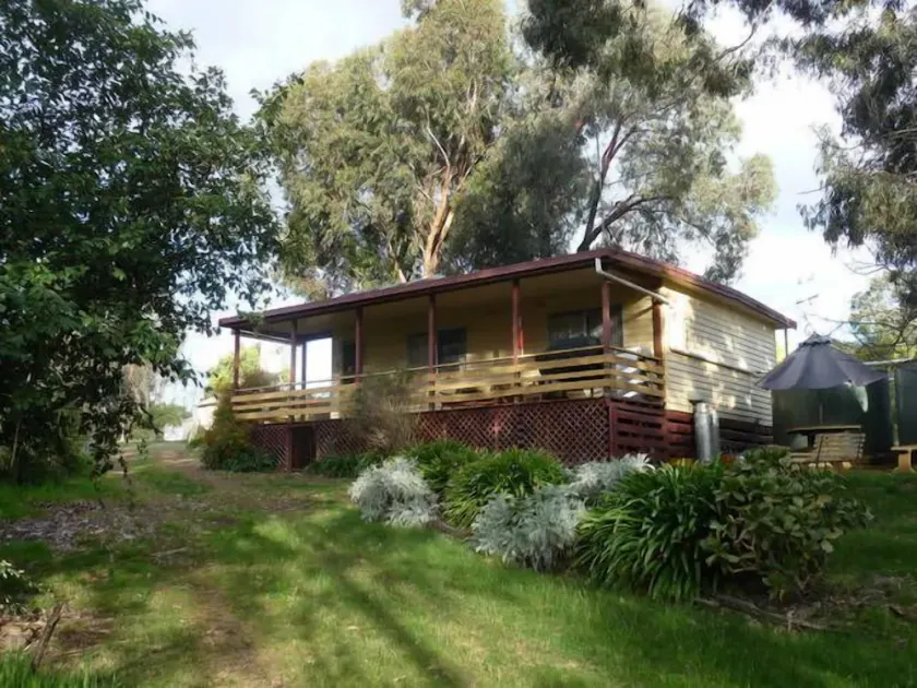 Plough Cottage is a charming and cozy getaway for the family at a cheap price - Image 1