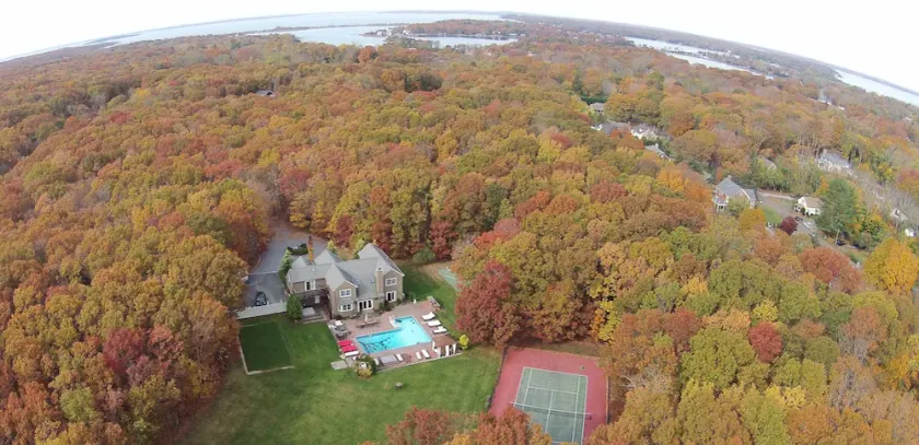 9BR Sag Harbor PRIVATE w/ Pool-Tennis- B-ball- HotTub - Image 1