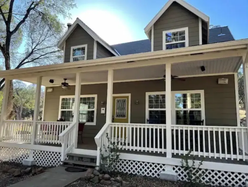 Yosemite's Cottage at Creek View Ranch - 30 Acres with Pond, Trails, & Wildlife - Image 1