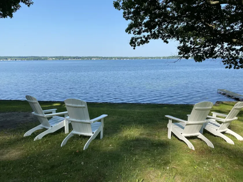 Beautiful home with 180' of Lakefront! - Image 1