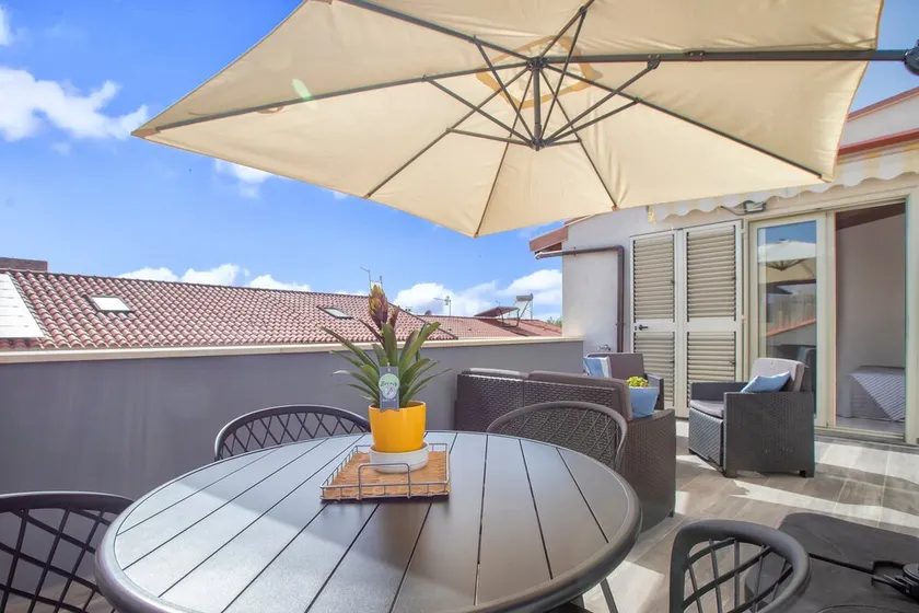 Appartement 'Isola Di Giava Holiday' avec terrasse privée, Wi-Fi et climatisation - Image 1
