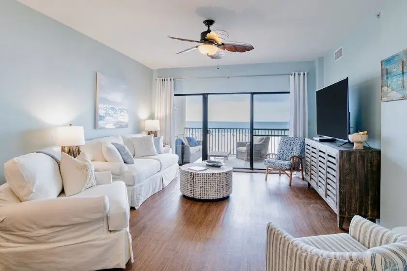 The Palms 215B | Spacious, recent updates, beach front! - Image 1