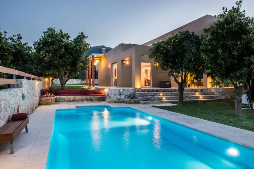 Private Pool ★ Lux Villa ★ Jacuzzi & Gym ★ 3 Bedrooms - Image 1