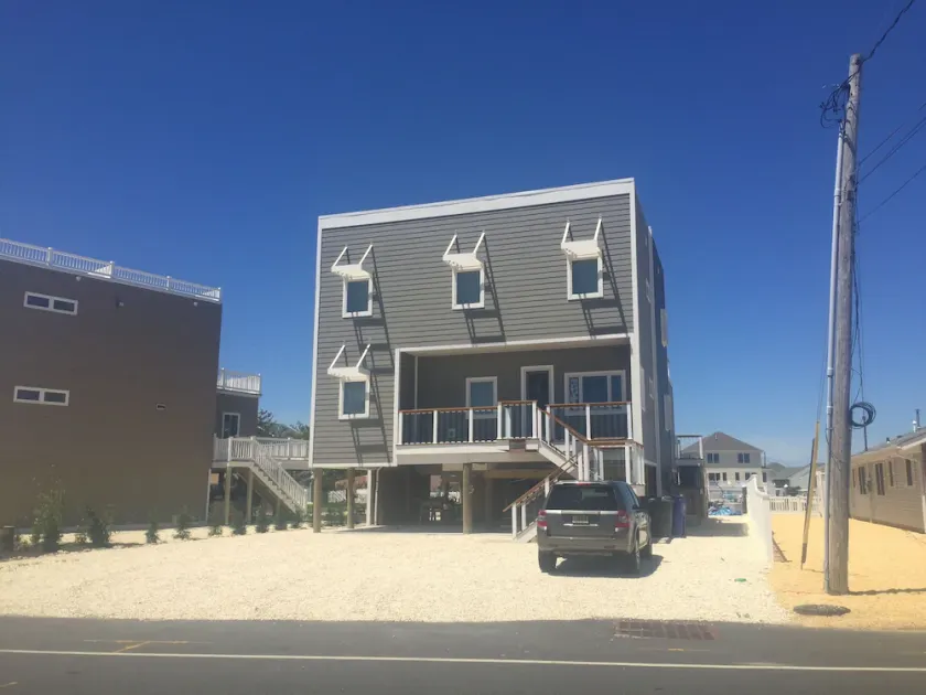 Wunderschönes 3 Jahre altes 3400 sf Haus an der Bucht in Ortley Beach - Image 1
