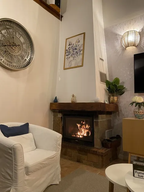 Maison de Charme Avec Jacuzzi - Image 1