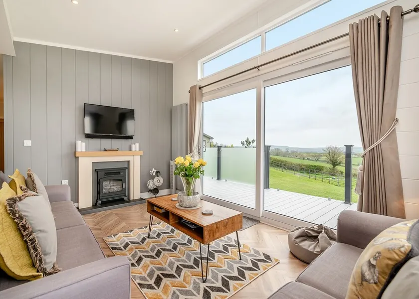 3 bedroom accommodation in Midsomer House, East Compton - Image 1