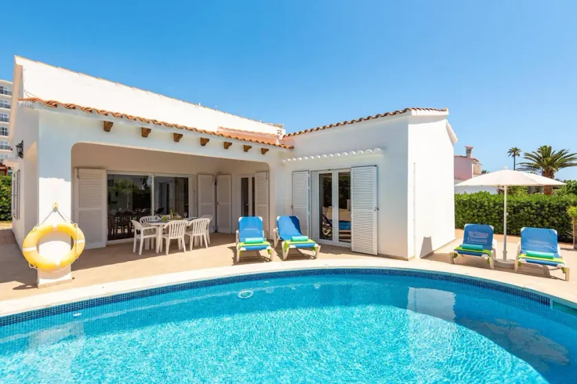 Villa Mencia by Villa Plus - Image 1