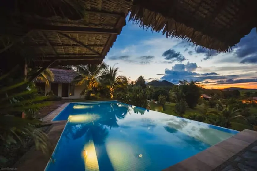Alamanda Garden Villa - Lush Garden View - Image 1