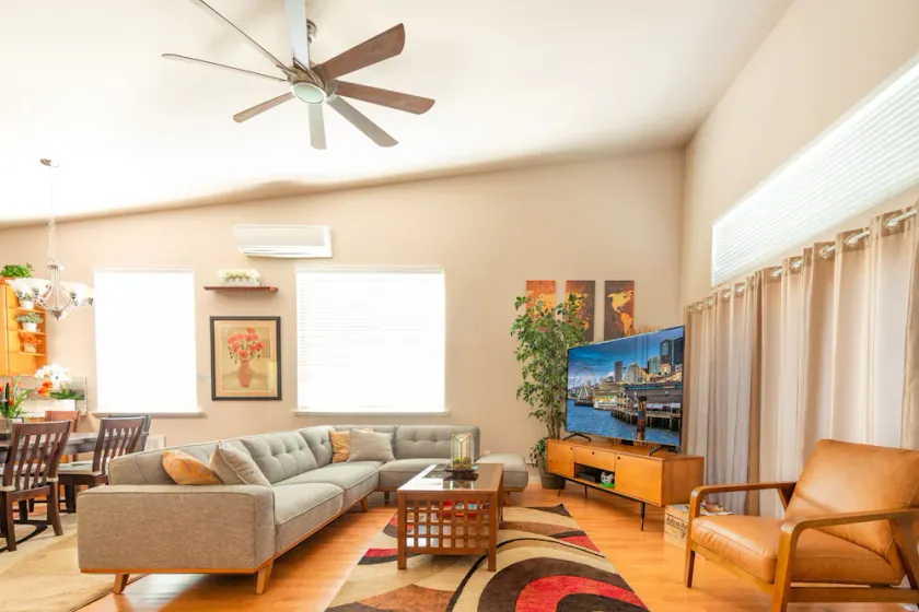Spacious 3 bedroom 2 bath Seattle Home - Image 1