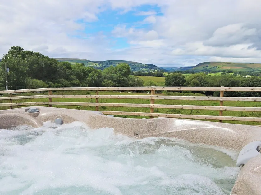 3 bedroom accommodation in Howey, near Llandrindod Wells - Image 1