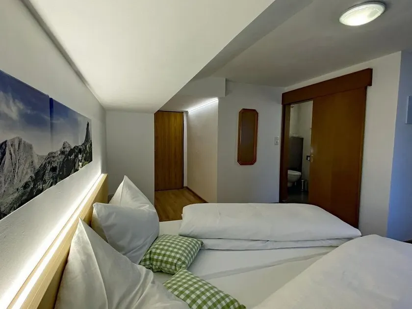 Hotel Garni Enzian - Image 1