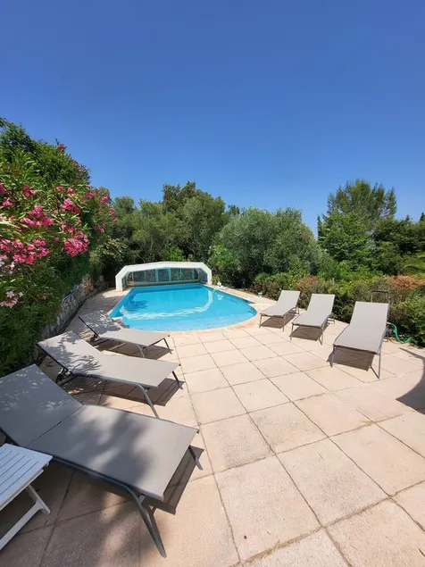 Bella villa provenzale su una collina vicino a Montauroux - Image 1