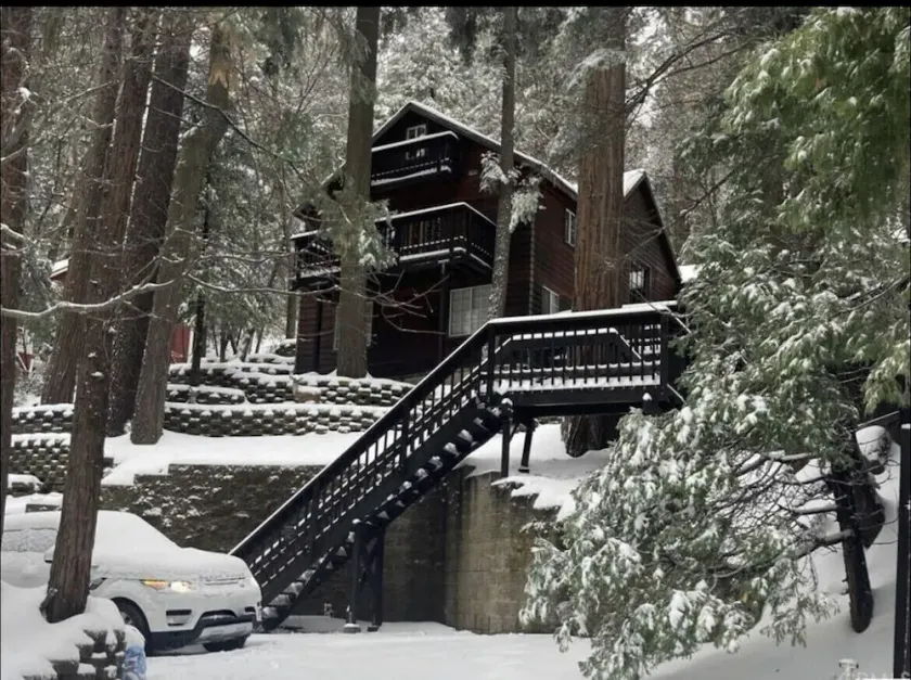 Charming Mountain Cabin 3BR/3BA +Loft minutes from the lake - Image 1