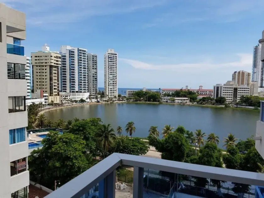 Across from the Beach Edificio El Nuevo Conquistador Apto 612 Barrio El Laguito - Image 1