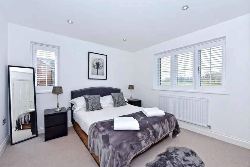 Modern Cottage with rural views near charming pub, near Henley on Thames - Image 1
