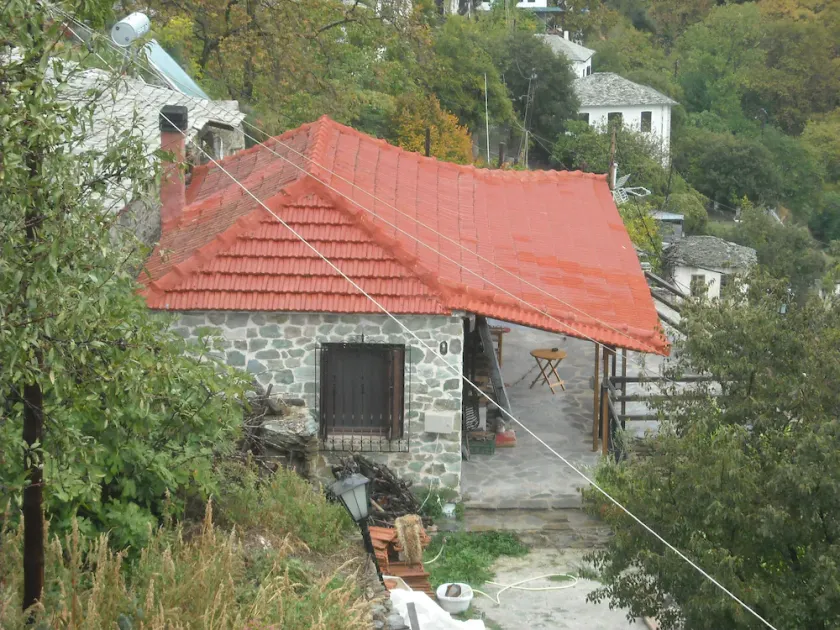 Petite maison individuelle de 60 M2 située à Koukourava, Makrinitsa à Pelion Mt. - Image 1